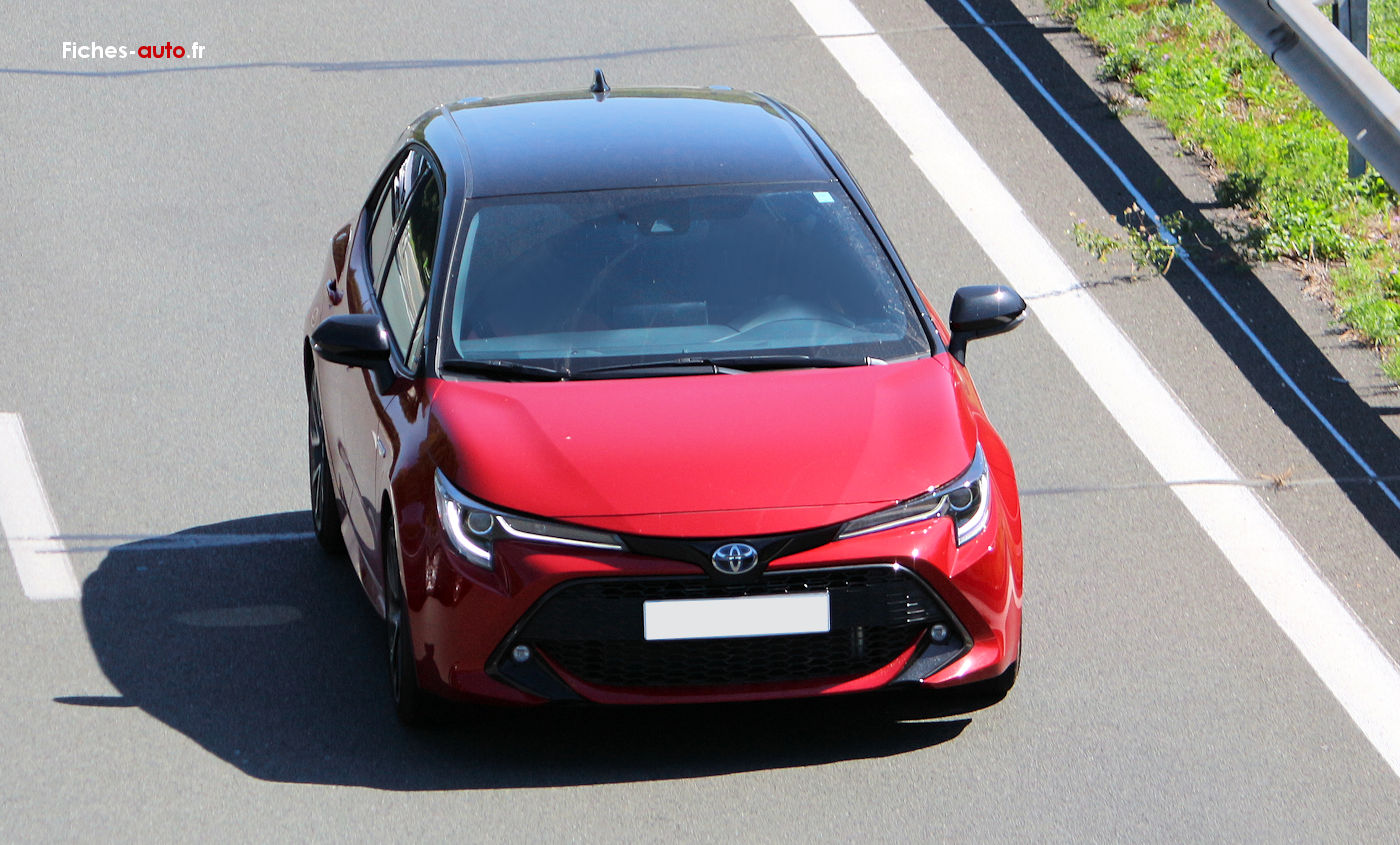 Fiche technique toyota Corolla 2019 Toutes les spécifications longueur, poids, performances