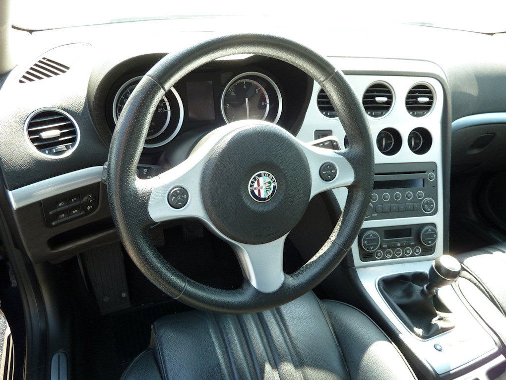 PHOTOS - Alfa Romeo 159, mieux à regarder qu'à conduire