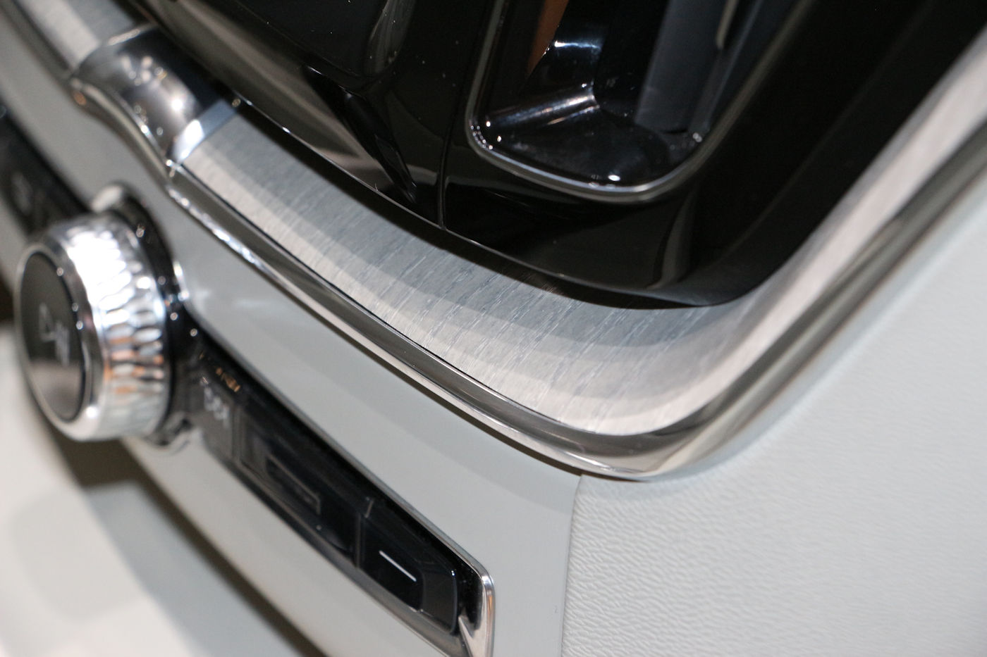 GUOKMN Tablette de Colis Coffre Arrière Rétractable de Voiture pour Volvo  XC60 2010-2017 Auto Étagère Coffre, Panneau Bouclier de Sécurité,IntéRieure