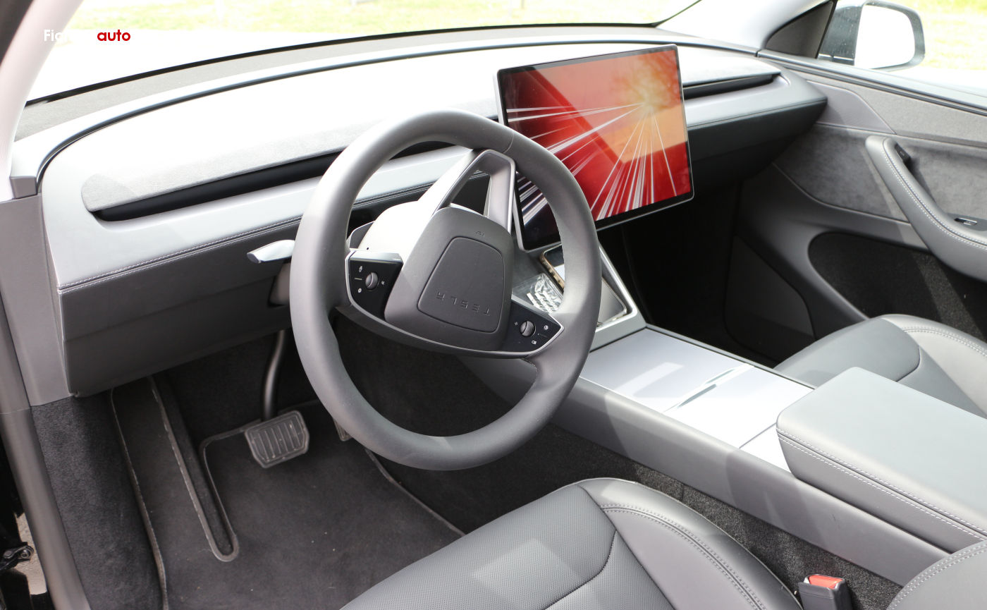Intérieur Model Y 2025 : (Quelle finition ? Quelle habitabilité ? ...)