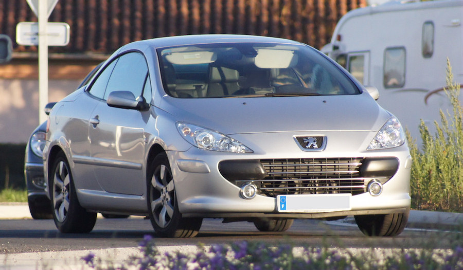 Peugeot 307 CC 2.0 140 ch : L'essai et les 50 avis.