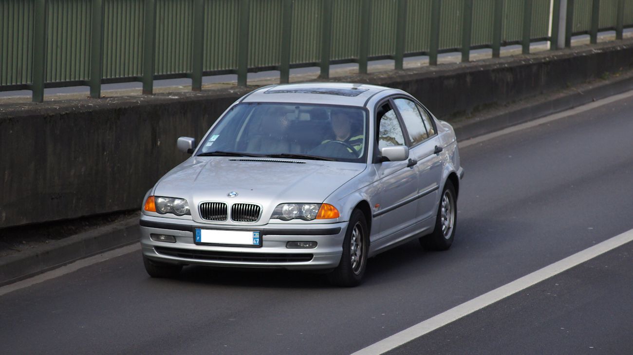 Essai vérité de la BMW Serie 3 E46 1998-2005 : Bien ou pas ? Vérifiez les  413 avis écrits par les internautes