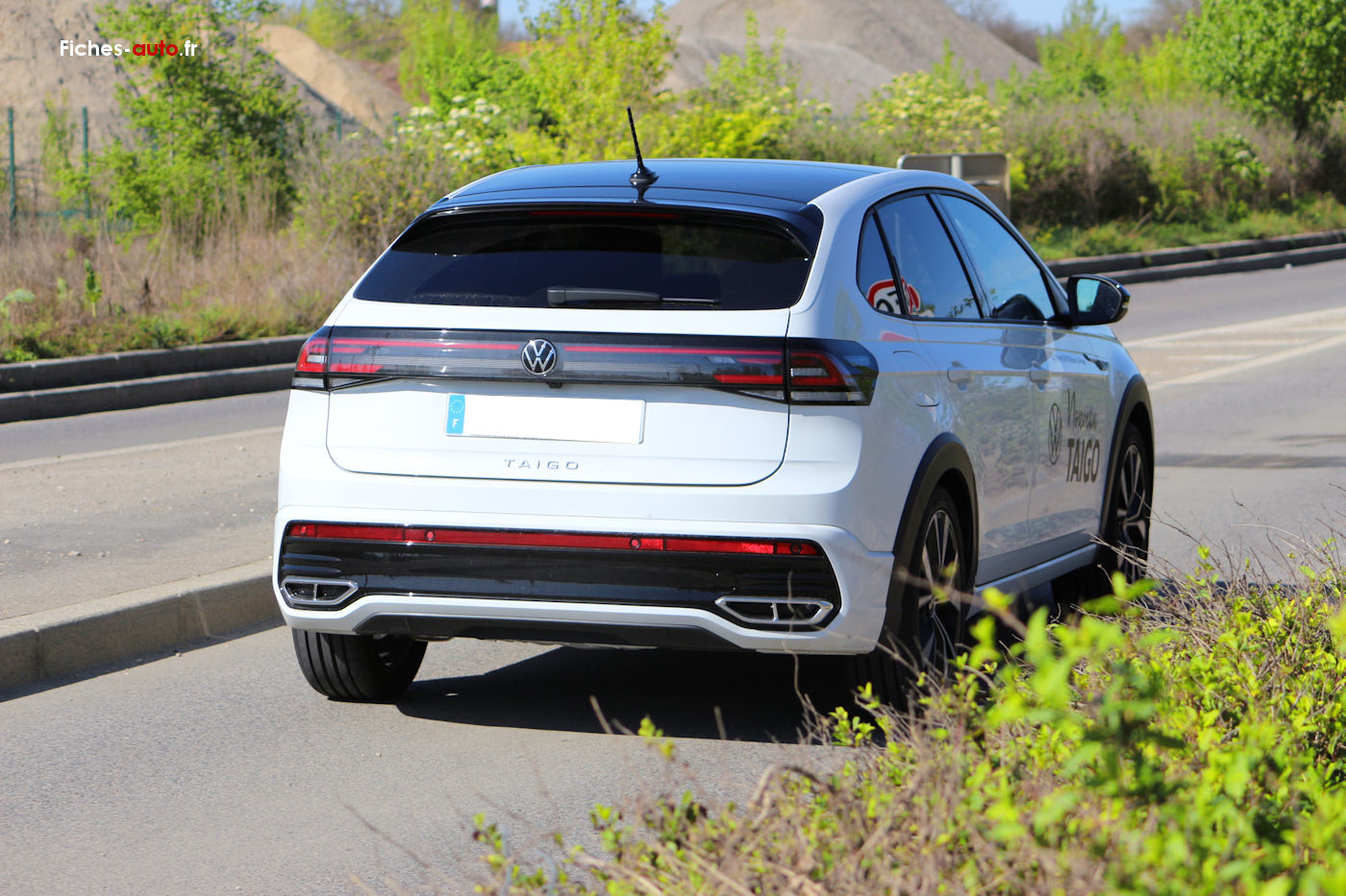 Fiche technique volkswagen Taigo 2022 Toutes les spécifications ...
