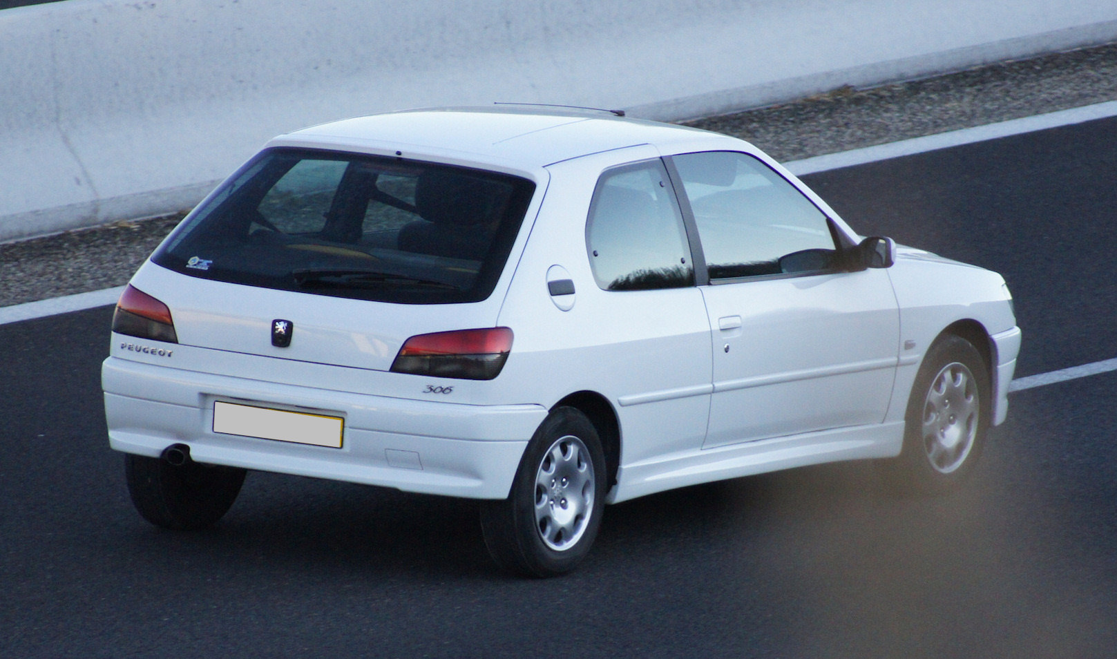 Avis Peugeot 306 1.8 D 60 cv commerciale 525000 kms conso :4,17 ...