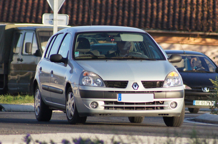 Avis Renault Clio 2 1.4 98 ch ,2004, Luxe Privilège, 55.000 Kms ...