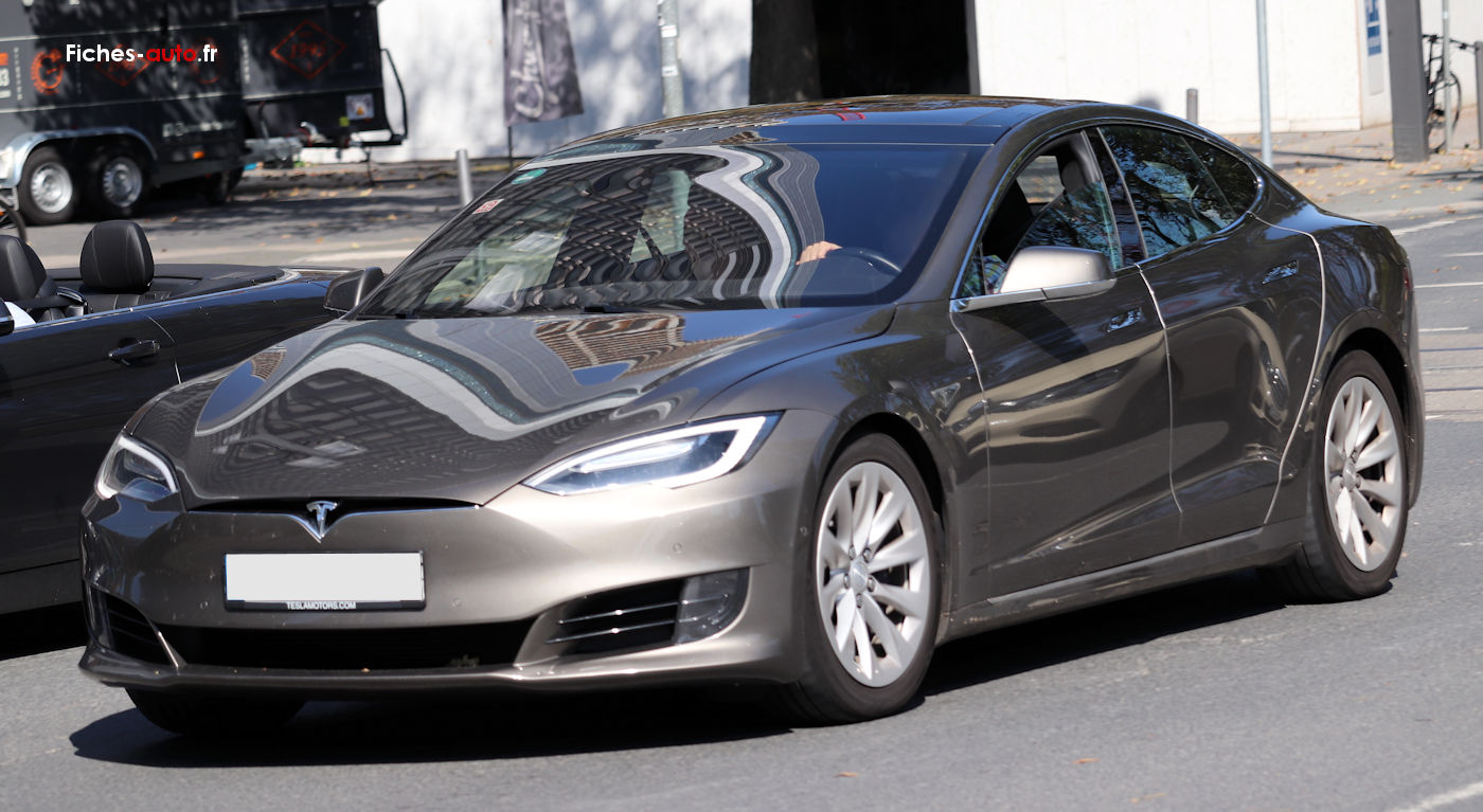 Intérieur Model S 2012-2021 : (Finition des plastiques, volume de coffre et  habitabilité )