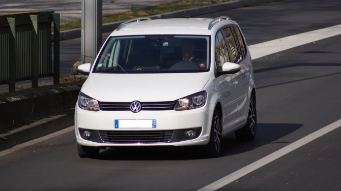 Volkswagen Touran 2.0 TDI 140 ch : L'essai et les 50 avis.